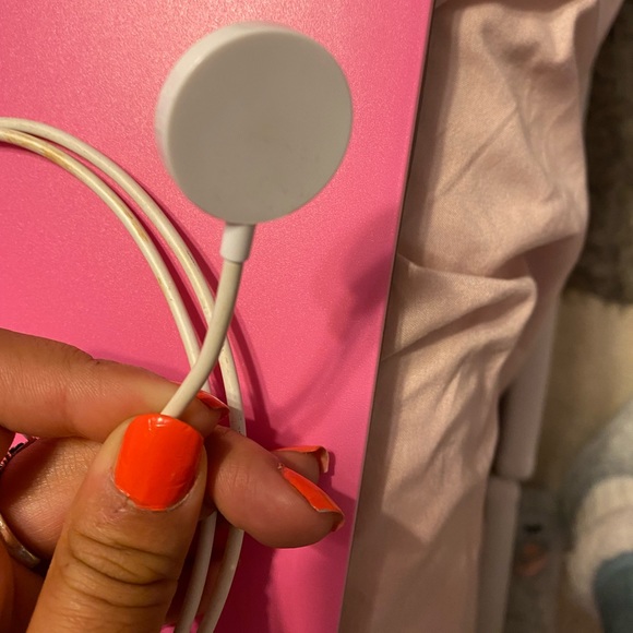 Rose gold smart watch, with box no tags - Picture 5 of 7